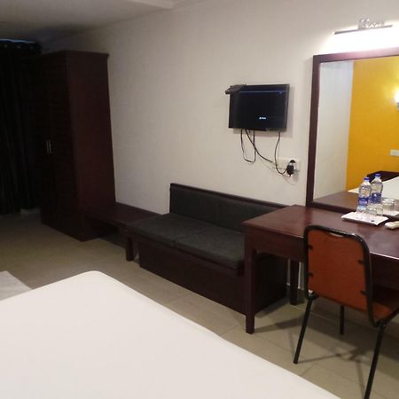 Hotel Wayanad Regency Kedavūr Exteriör bild