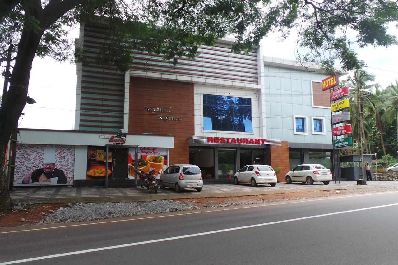 Hotel Wayanad Regency Kedavūr Exteriör bild