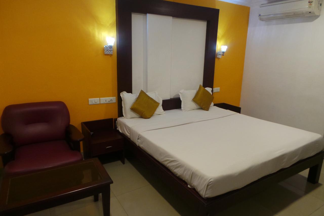 Hotel Wayanad Regency Kedavūr Exteriör bild