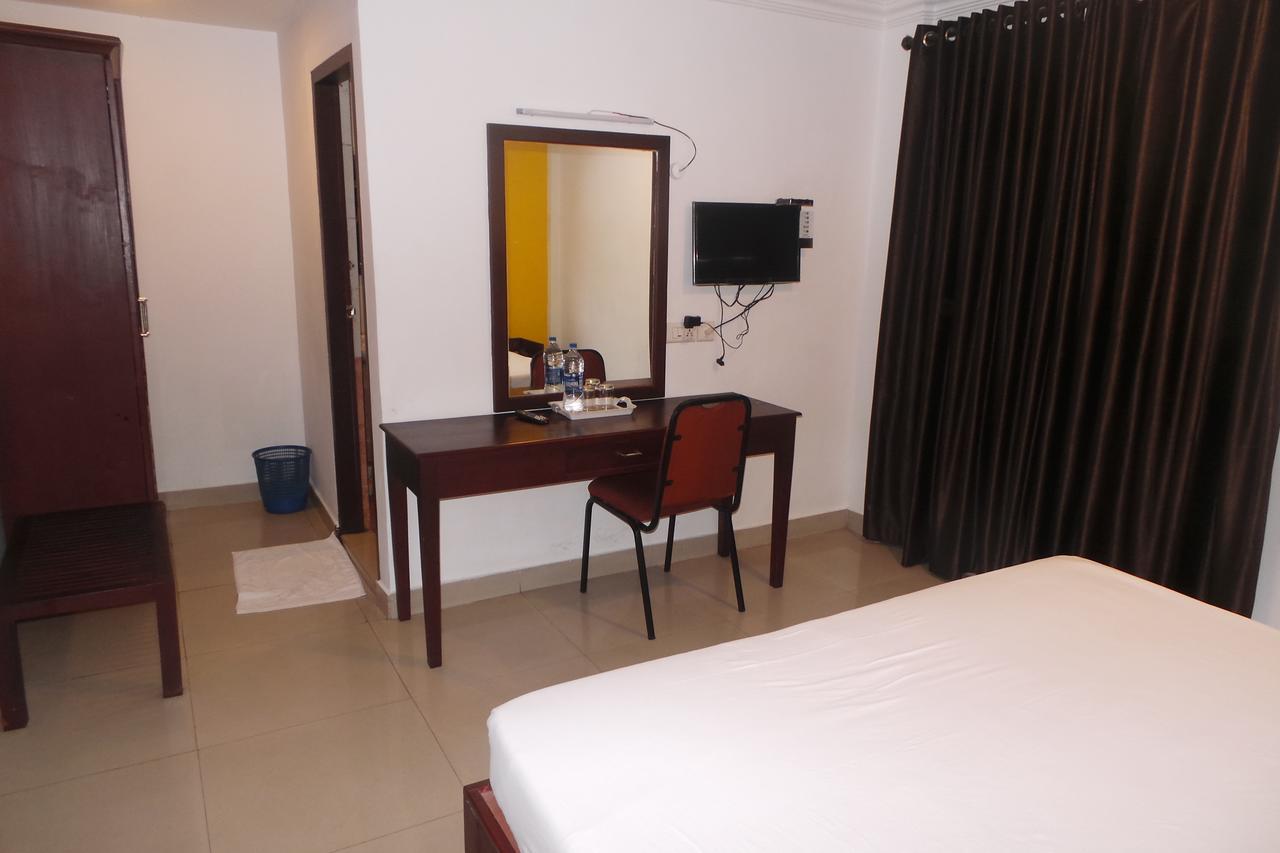 Hotel Wayanad Regency Kedavūr Exteriör bild