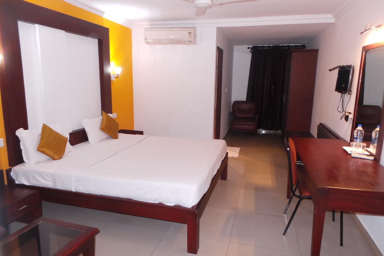 Hotel Wayanad Regency Kedavūr Exteriör bild